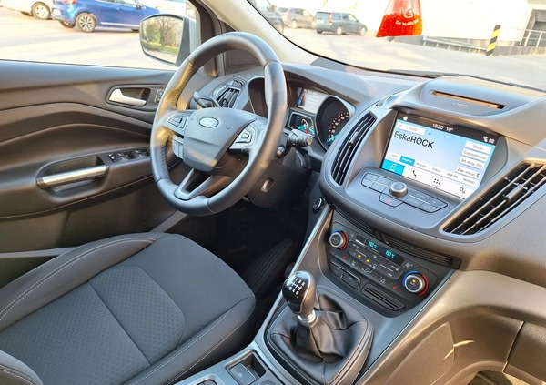 Ford Kuga cena 76900 przebieg: 56400, rok produkcji 2018 z Warszawa małe 79